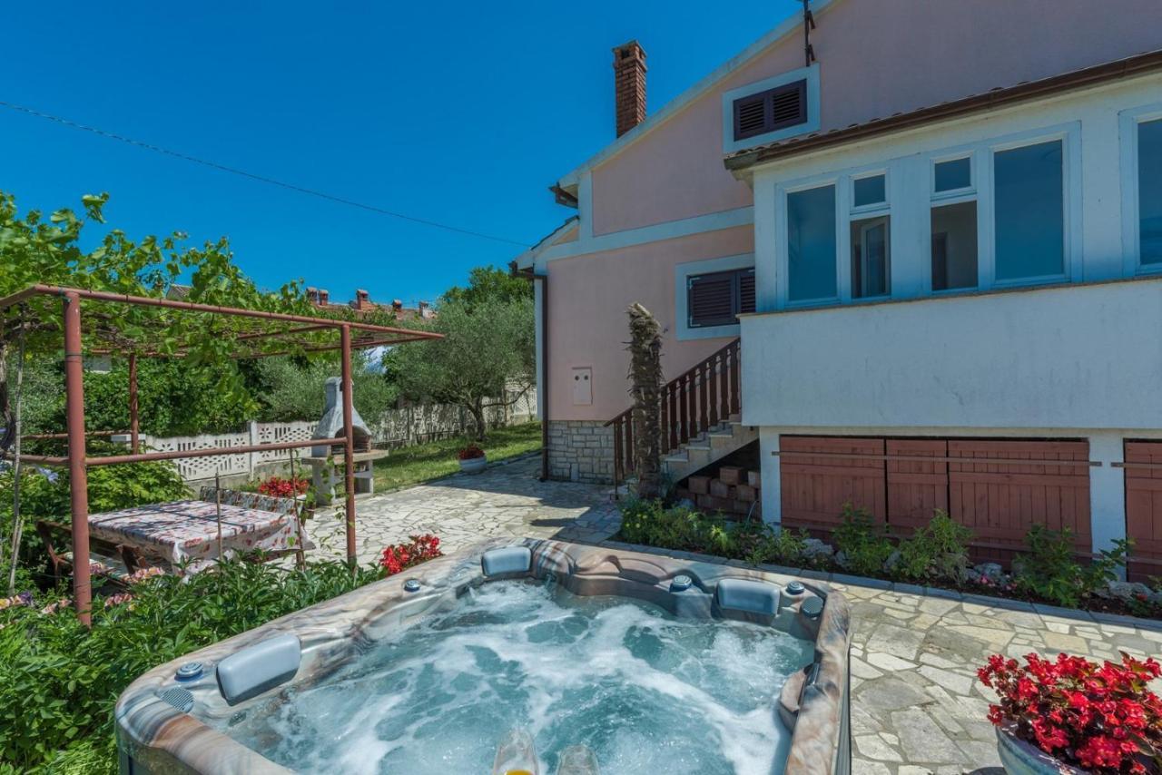 Ferienhaus Zora With Whirlpool Sveti Lovrec Pazenaticki ภายนอก รูปภาพ